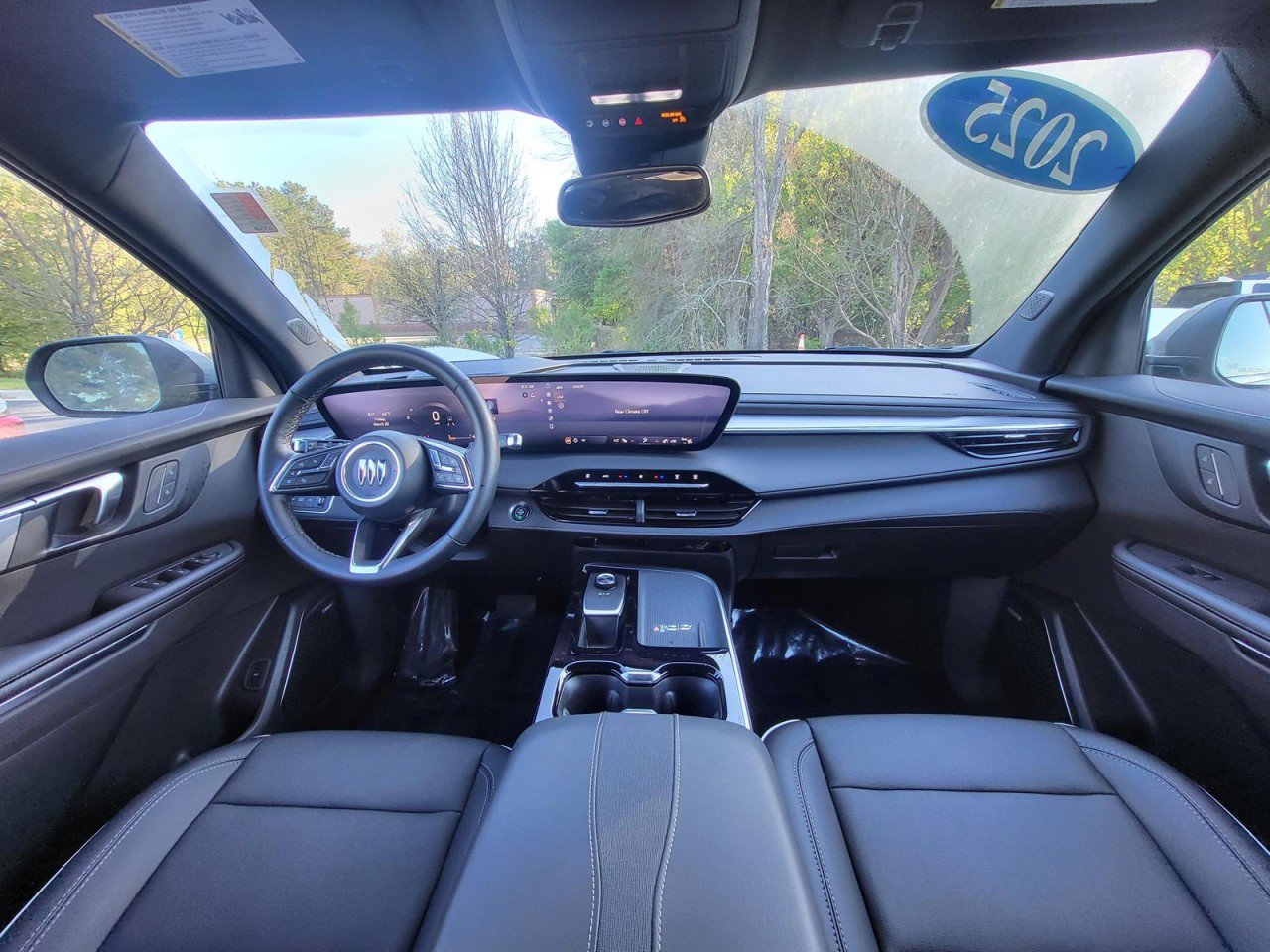 Used 2025 Buick Enclave Preferred image 15