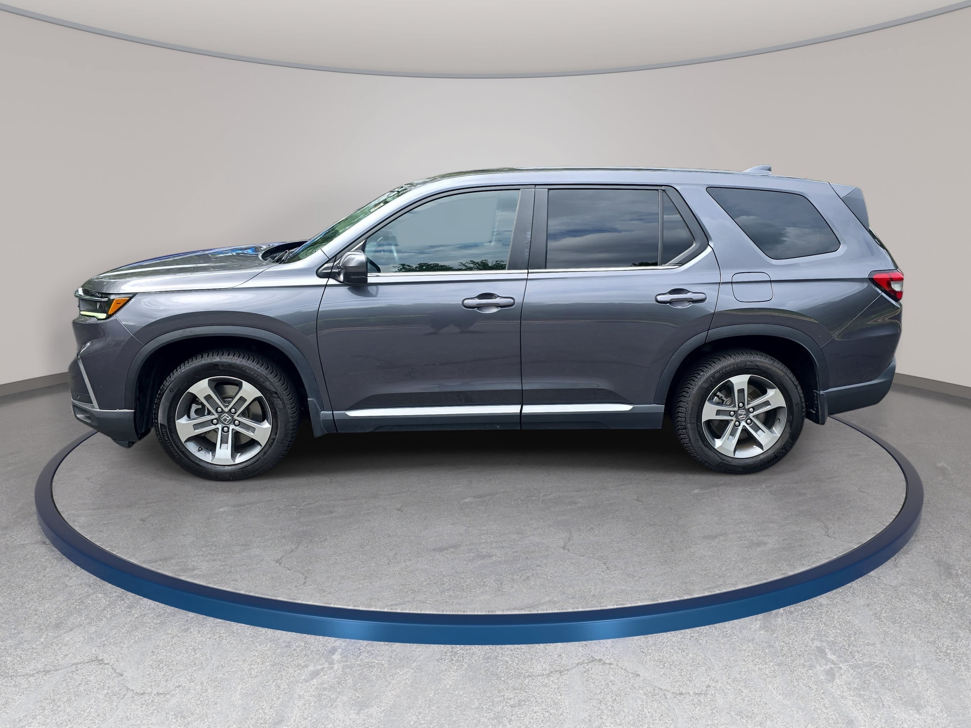 Used 2024 Honda Pilot EX-L image 8