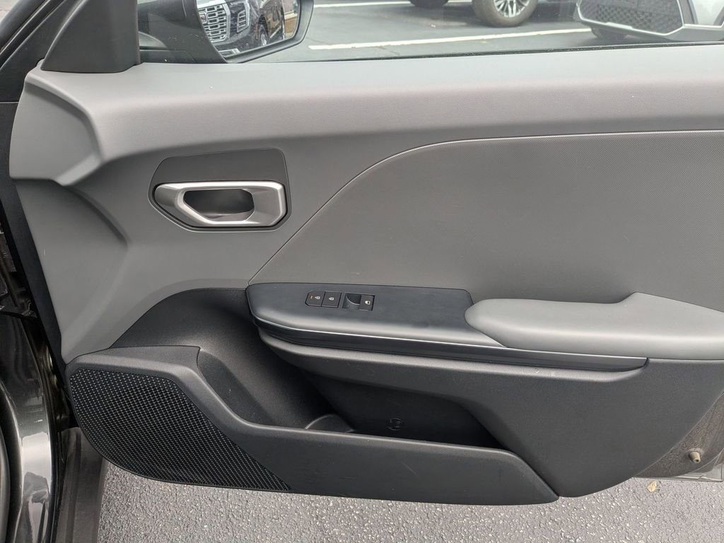 Used 2025 Kia K4 LXS image 65