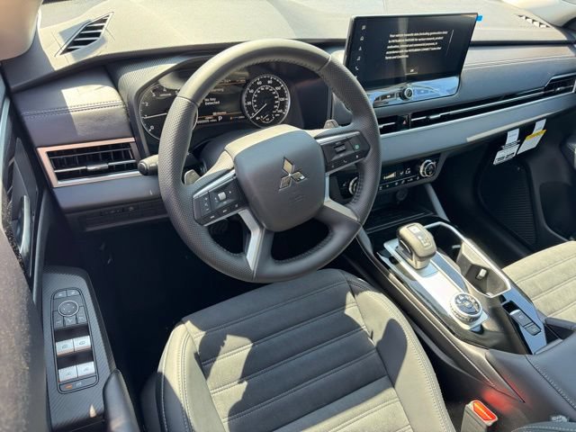New 2026 Mitsubishi Outlander SE FWD image 17