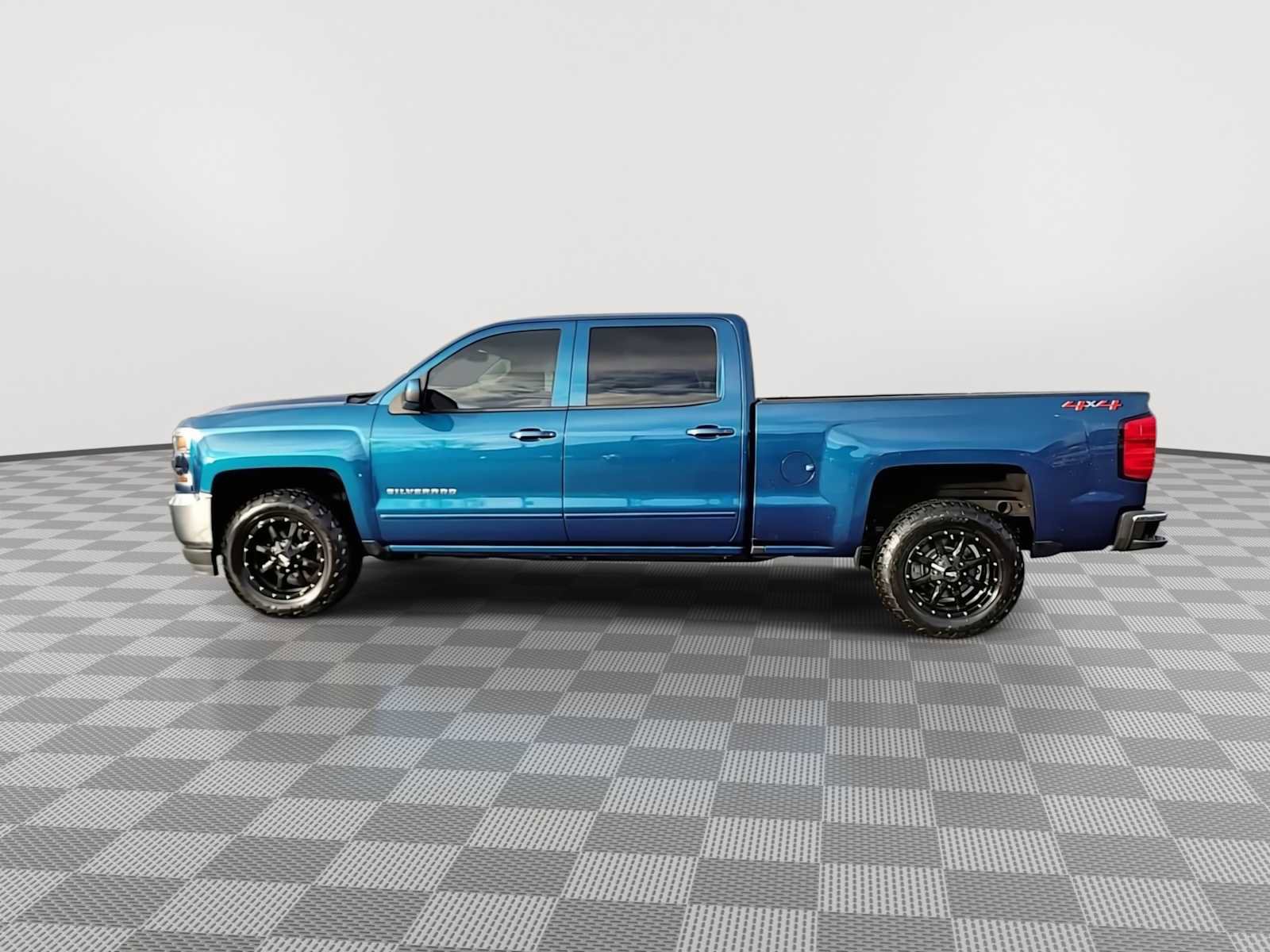 Used 2018 Chevrolet Silverado 1500 LT w/ All Star Edition image 5