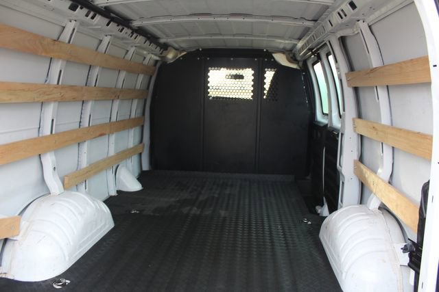 Used 2022 Chevrolet Express 2500 w/ Driver Convenience Package image 18