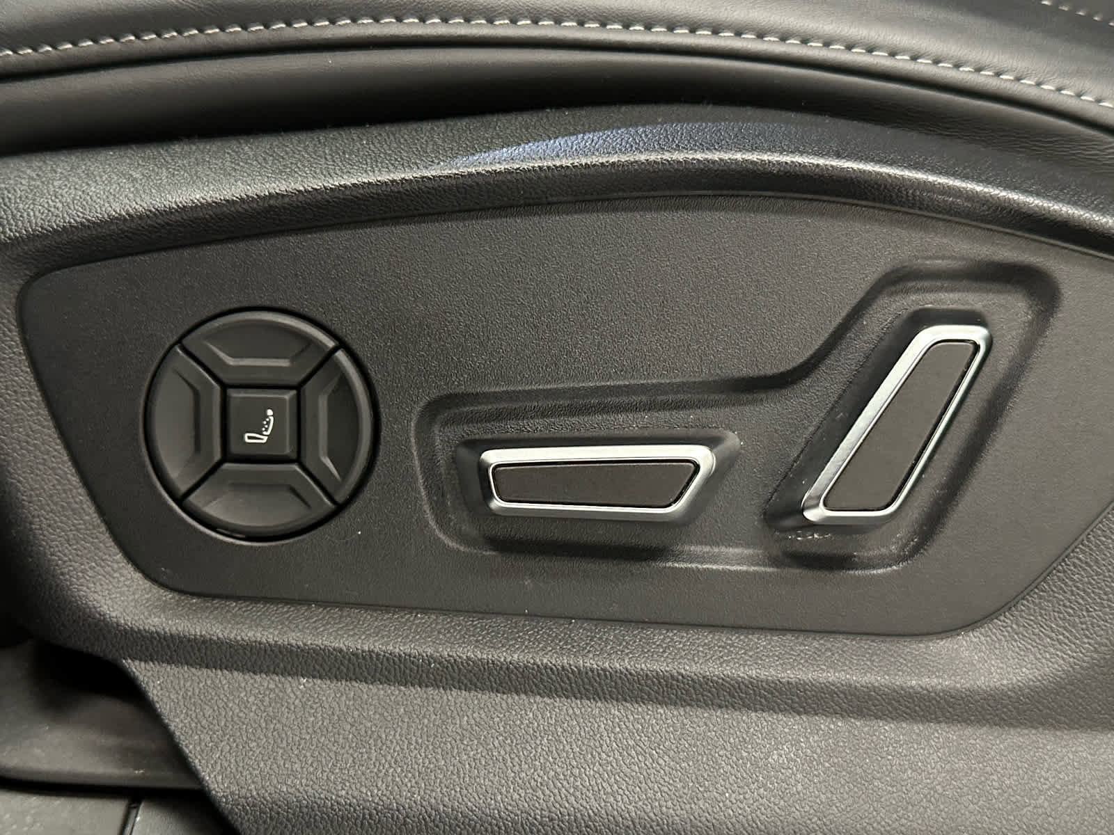 Used 2023 Audi SQ7 Prestige w/ Sport Package image 12