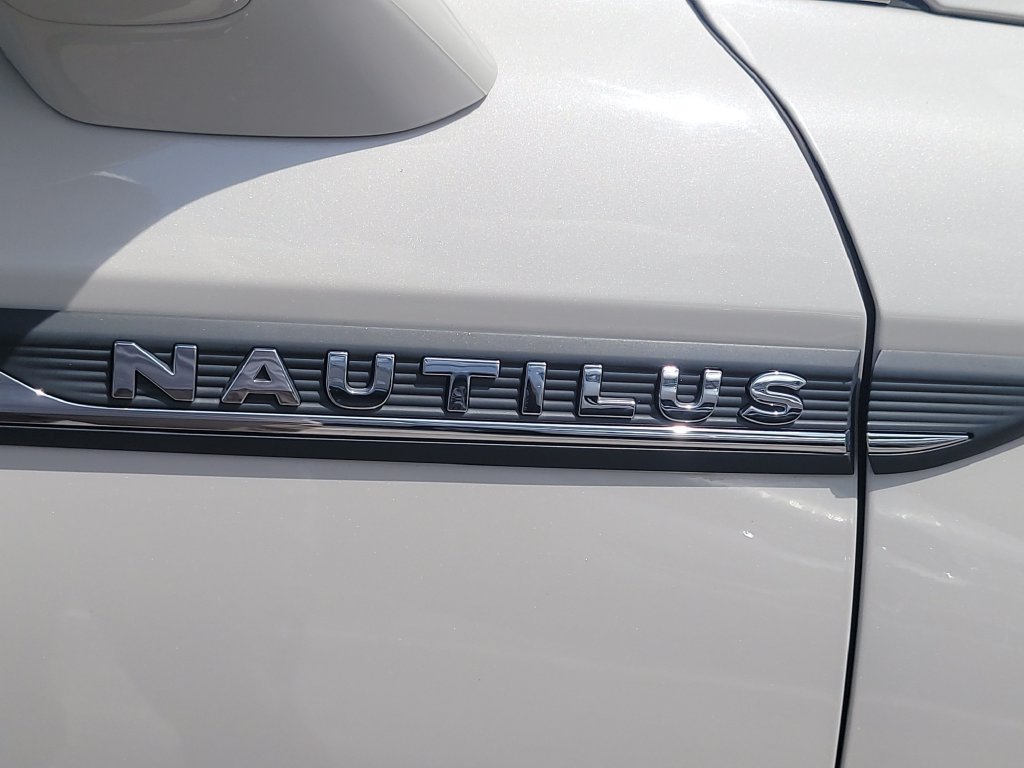 Certified 2020 Lincoln Nautilus FWD w/ Equipment Group 101A image 6