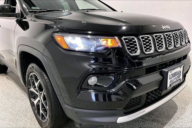 Used 2025 Jeep Compass Limited AWD/4WD image 37