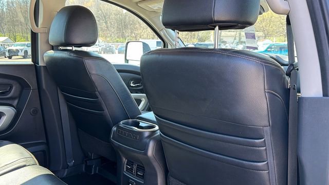 Used 2018 Nissan Titan SL w/ Chrome Package AWD/4WD image 28