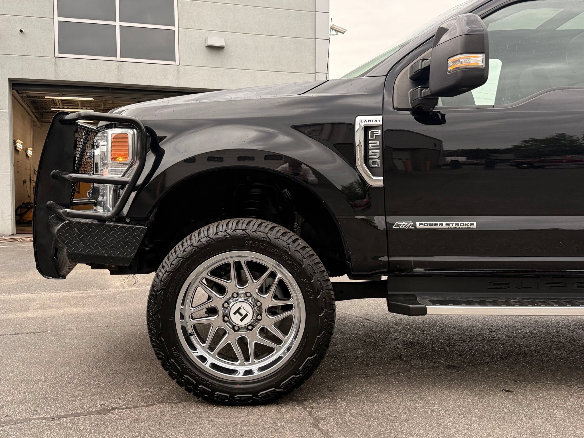 Used 2022 Ford F250 Lariat w/ Lariat Ultimate Package AWD/4WD image 9