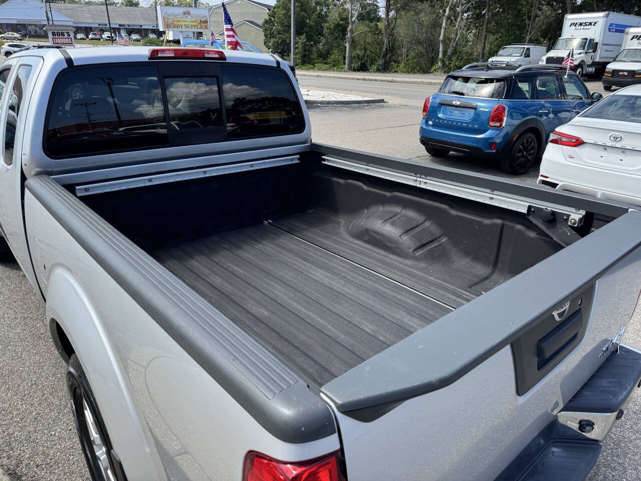 Used 2015 Nissan Frontier SV AWD/4WD image 8