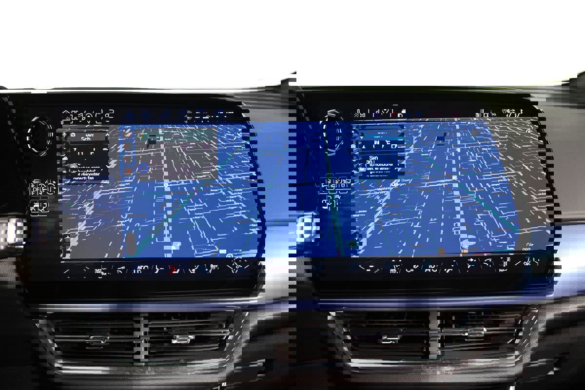 Used 2024 Chevrolet Equinox EV LT image 16