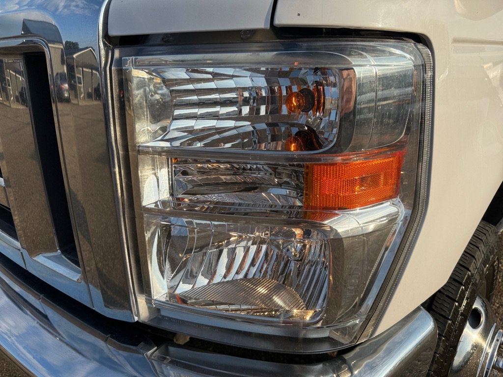 Used 2019 Ford E-350 and Econoline 350 Super Duty w/ Power Windows & Locks Group RWD image 31