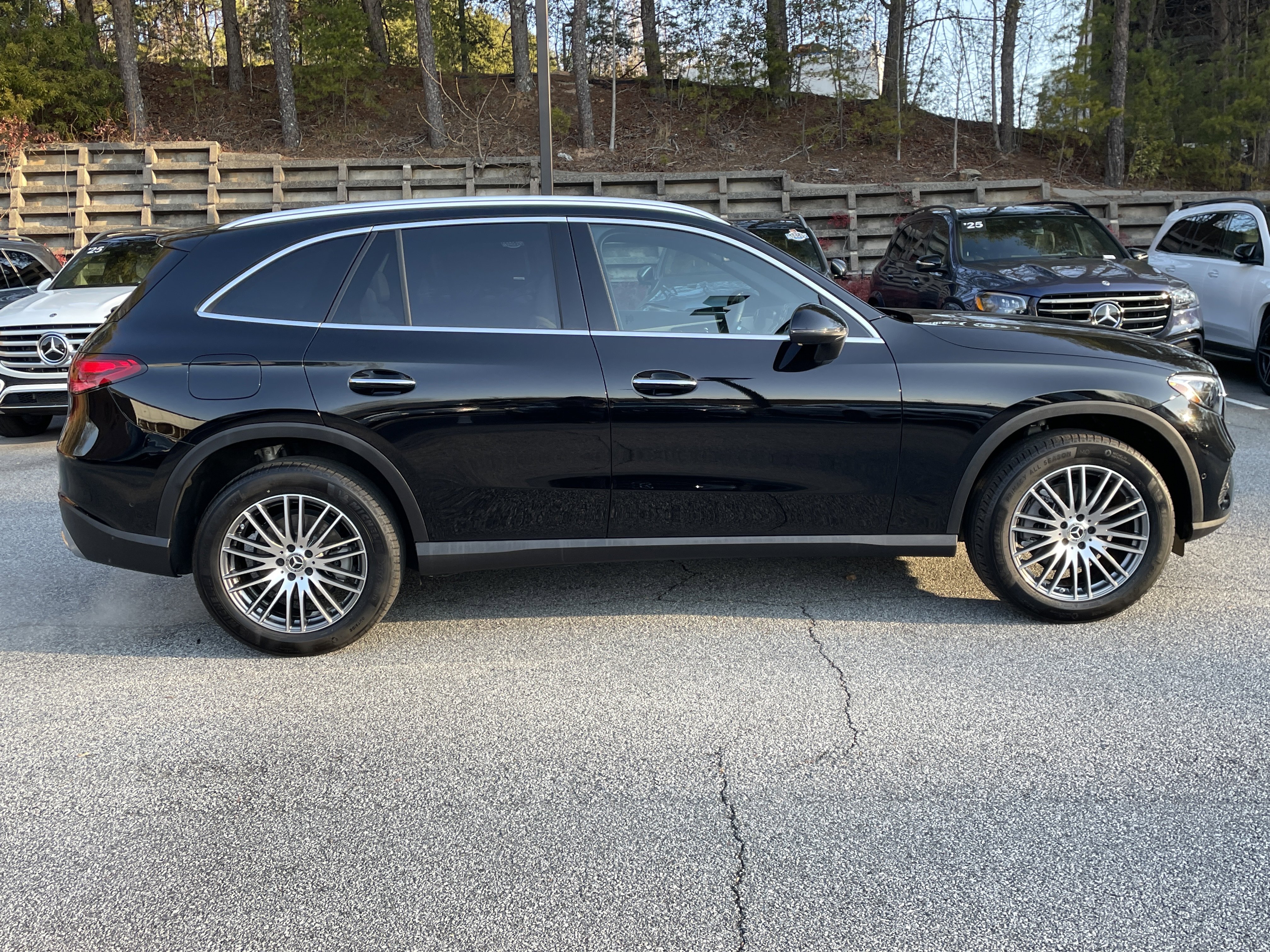 Used 2024 Mercedes-Benz GLC 300 4MATIC image 5