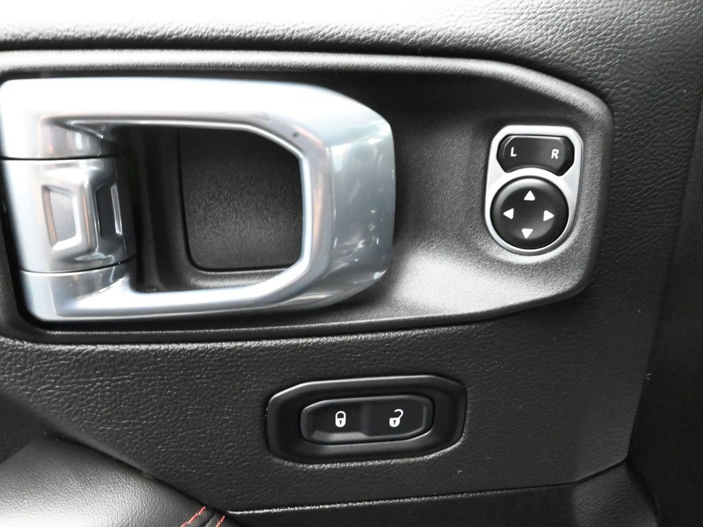 Certified 2025 Jeep Wrangler Unlimited Rubicon image 10