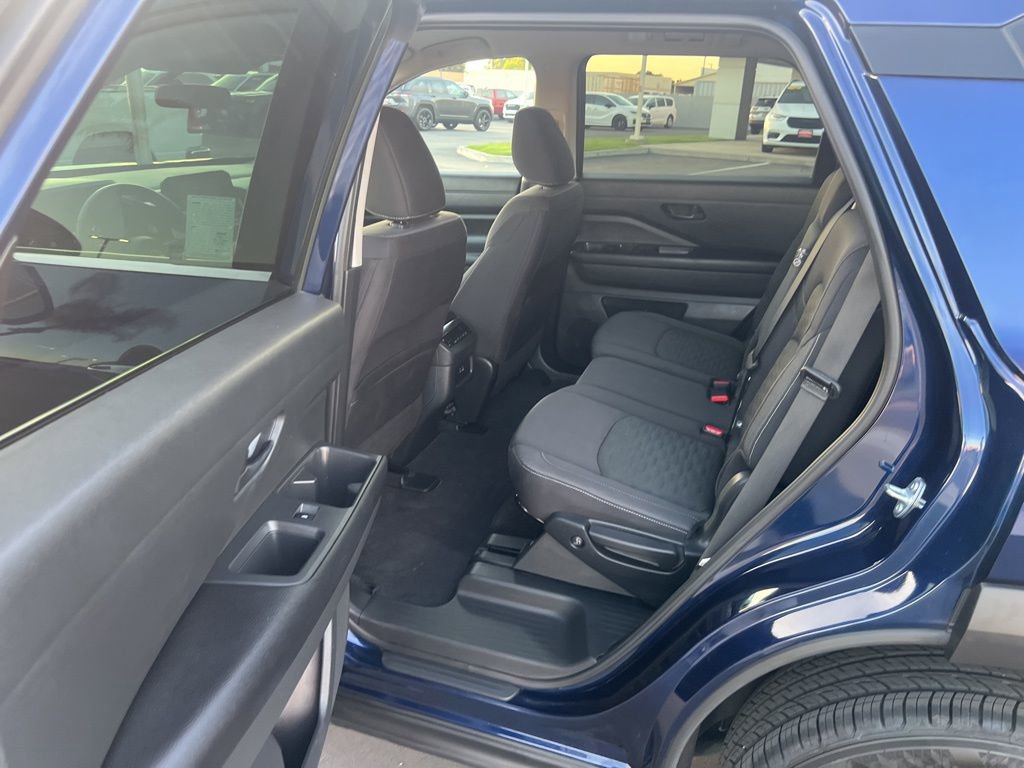 Used 2025 Nissan Pathfinder SV image 24