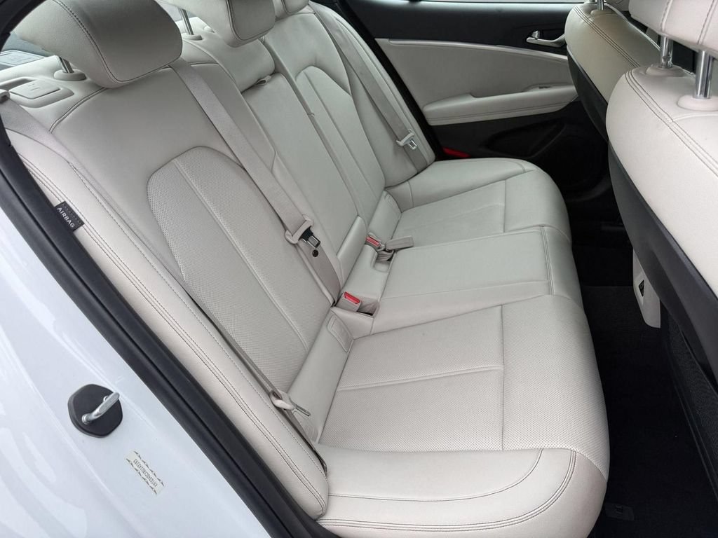 Used 2024 Genesis G70 2.5T AWD/4WD image 30