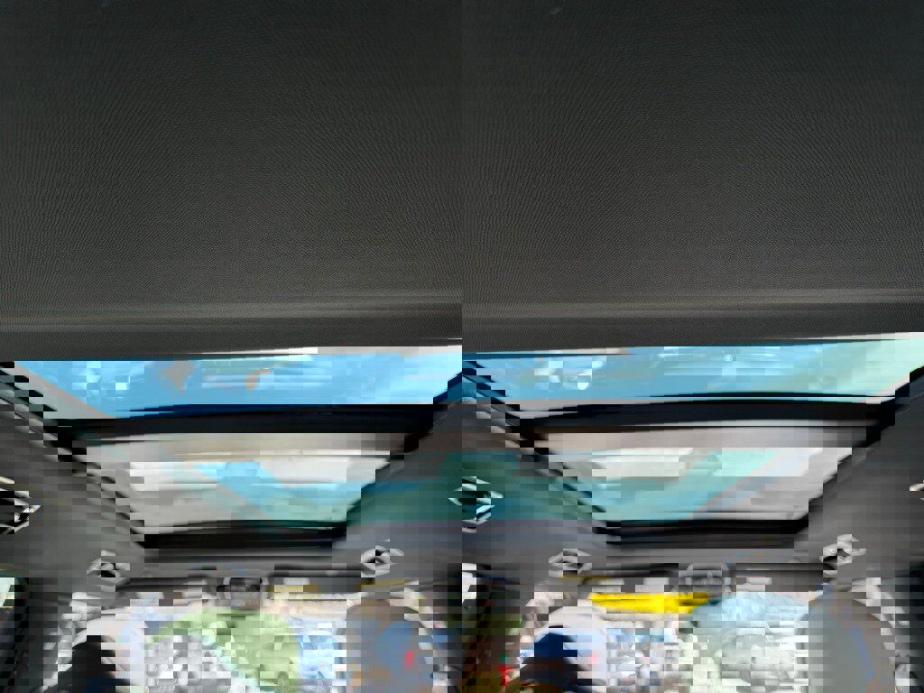 Used 2025 Land Rover Range Rover SE image 13