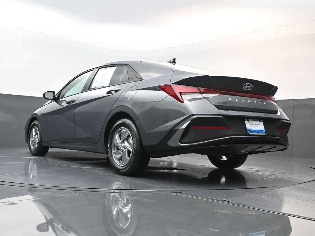 Certified 2026 Hyundai Elantra SE FWD image 25