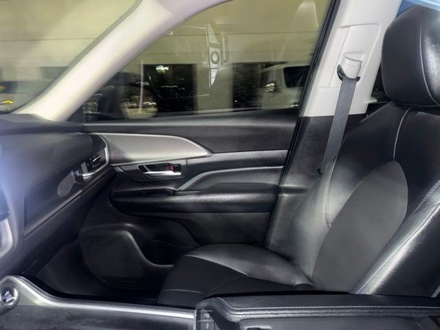 Used 2024 Toyota Grand Highlander AWD image 15