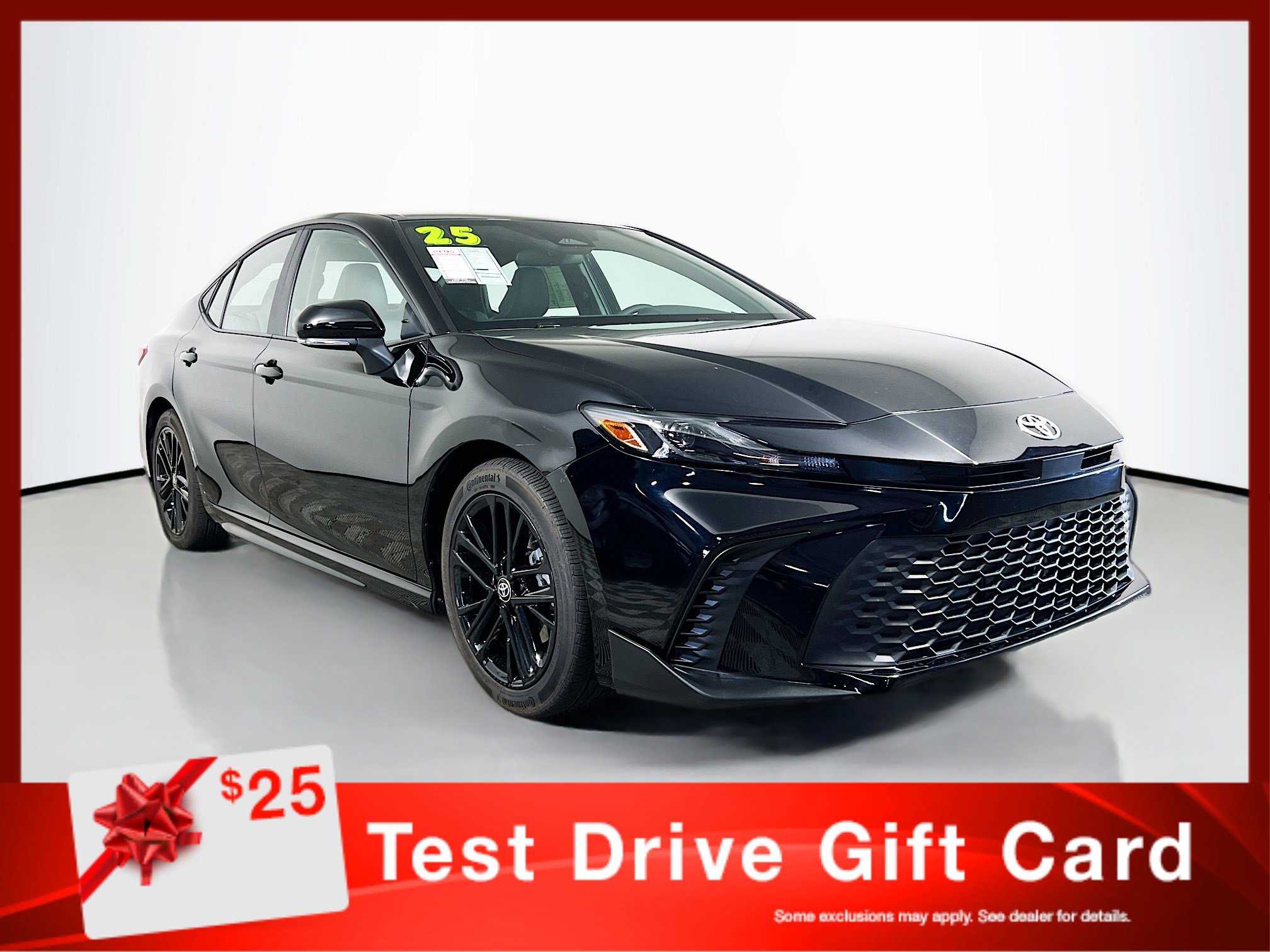 Used 2025 Toyota Camry SE FWD image 1