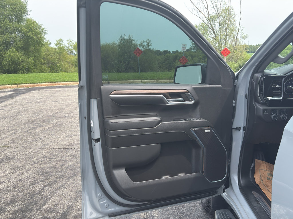 Used 2024 Chevrolet Silverado 1500 RST AWD/4WD image 10