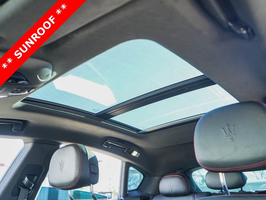 Used 2019 Maserati Levante image 13