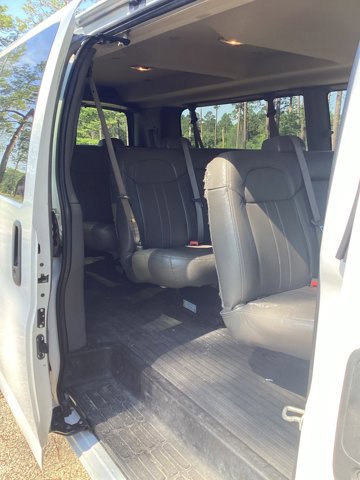 Used 2022 Chevrolet Express 3500 LS image 5