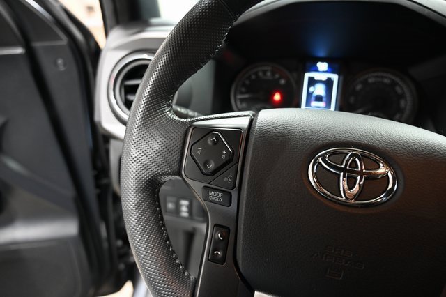 Used 2022 Toyota Tacoma TRD Off-Road image 23