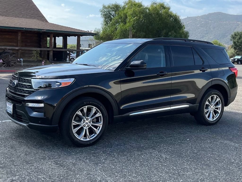 Certified 2024 Ford Explorer XLT w/ Equipment Group 202A AWD/4WD image 2