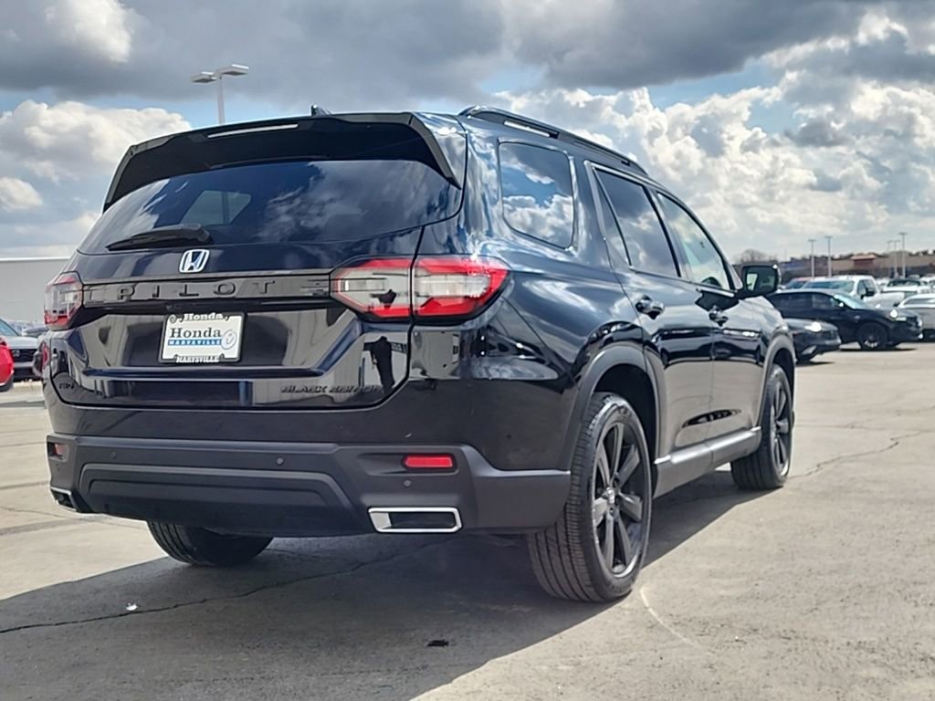 Certified 2025 Honda Pilot Black Edition image 9
