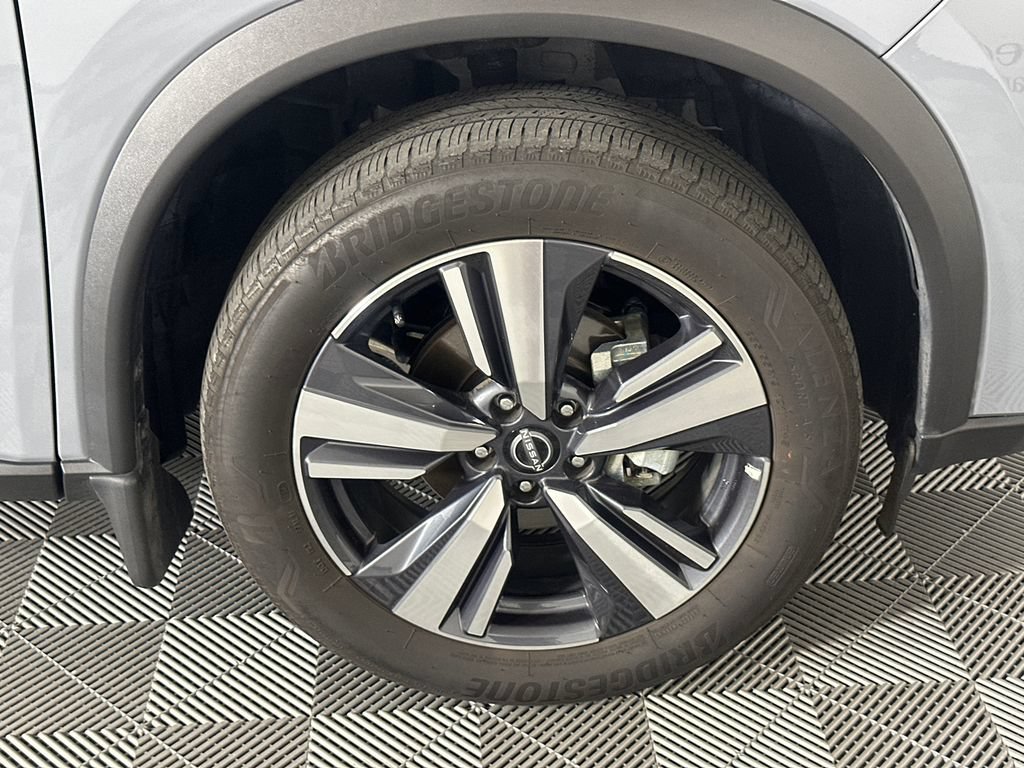 Used 2024 Nissan Rogue SL w/ SL Premium Package FWD image 12