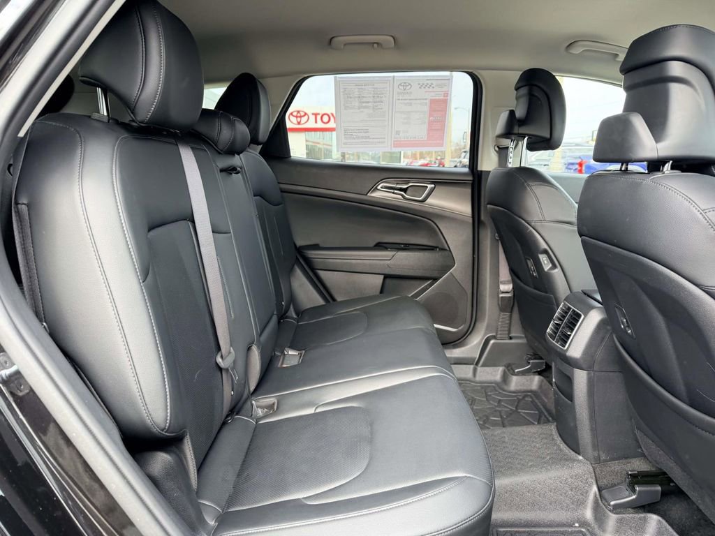 Used 2023 Kia Sportage EX image 14