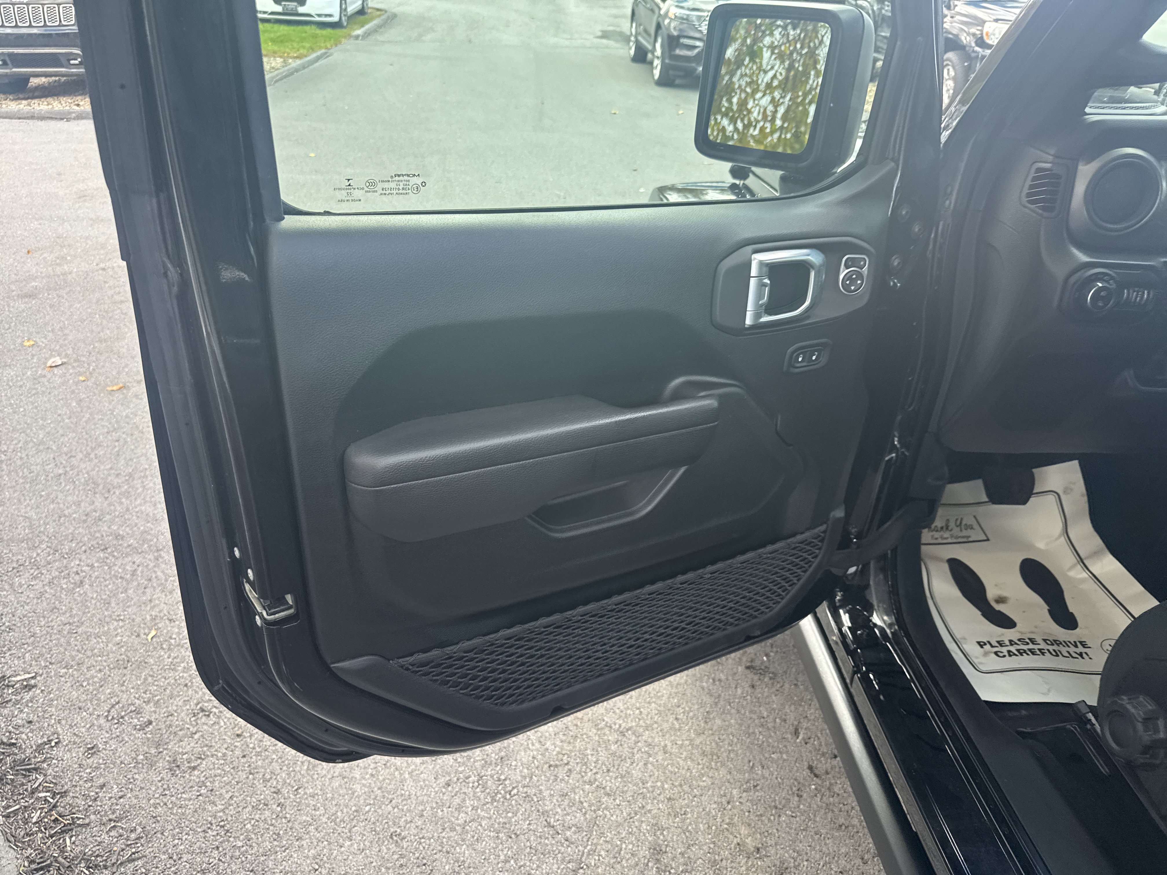 Used 2022 Jeep Gladiator Willys image 15