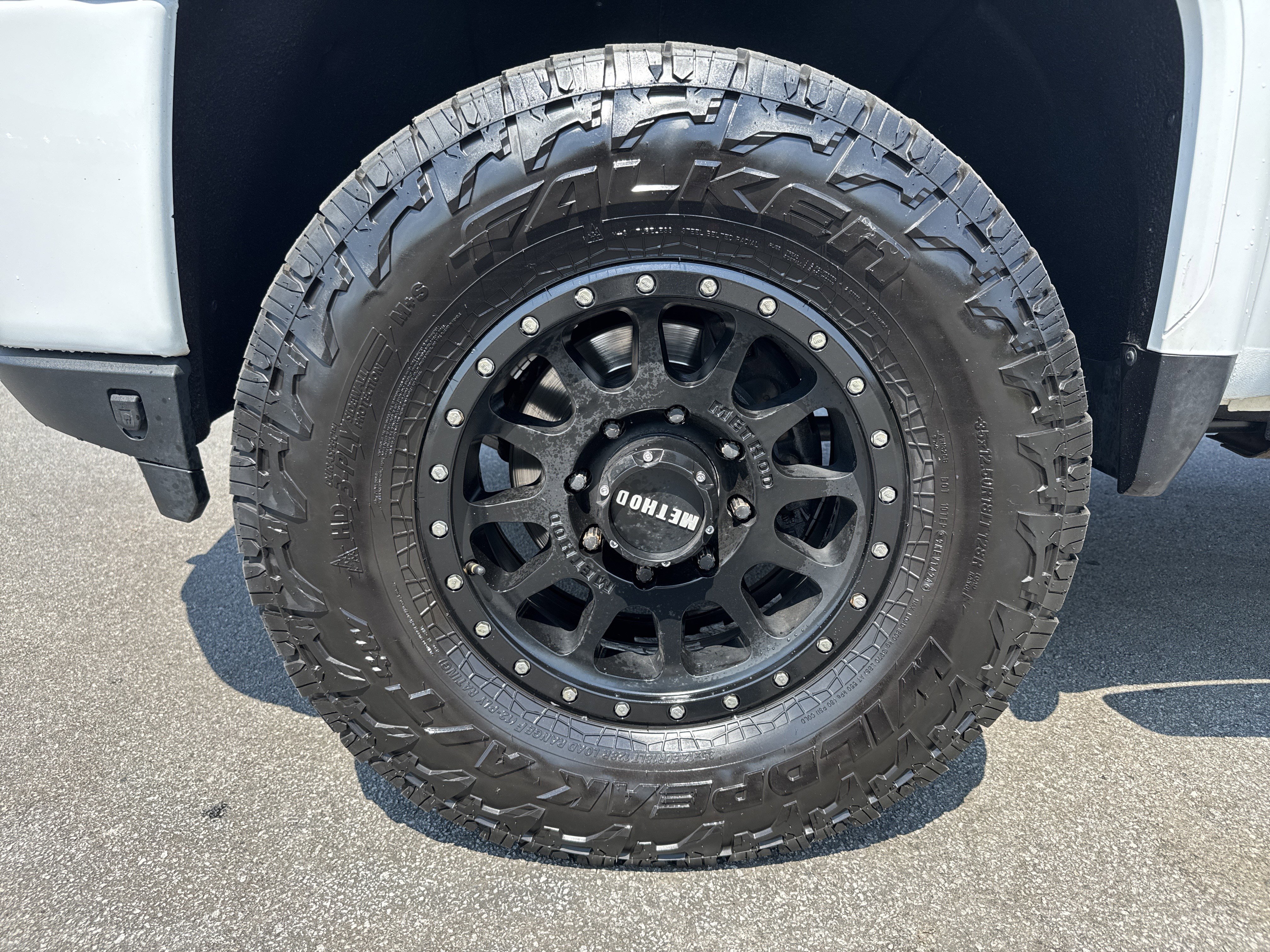 Used 2021 GMC Sierra 2500 AT4 w/ AT4 Premium Plus Package image 13