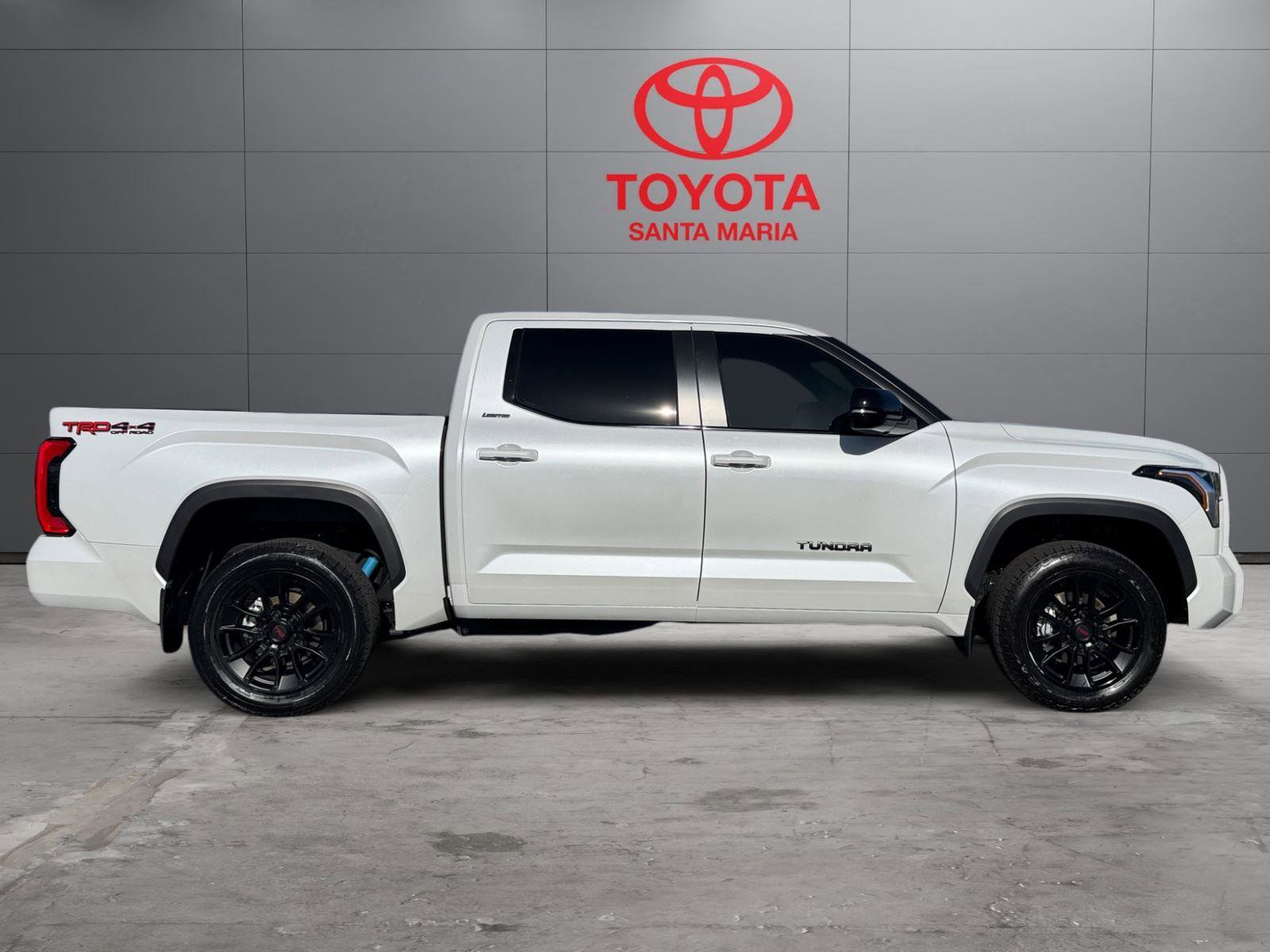 Used 2025 Toyota Tundra Limited w/ TRD Off-Road Package AWD/4WD image 22