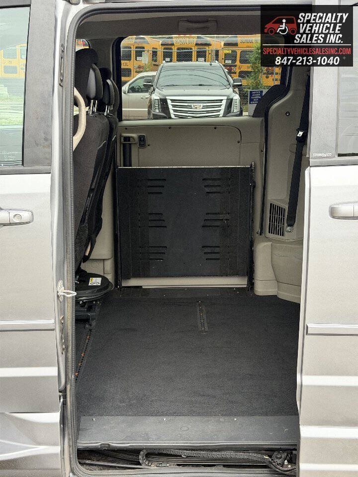 Used 2013 Dodge Grand Caravan SXT FWD image 15
