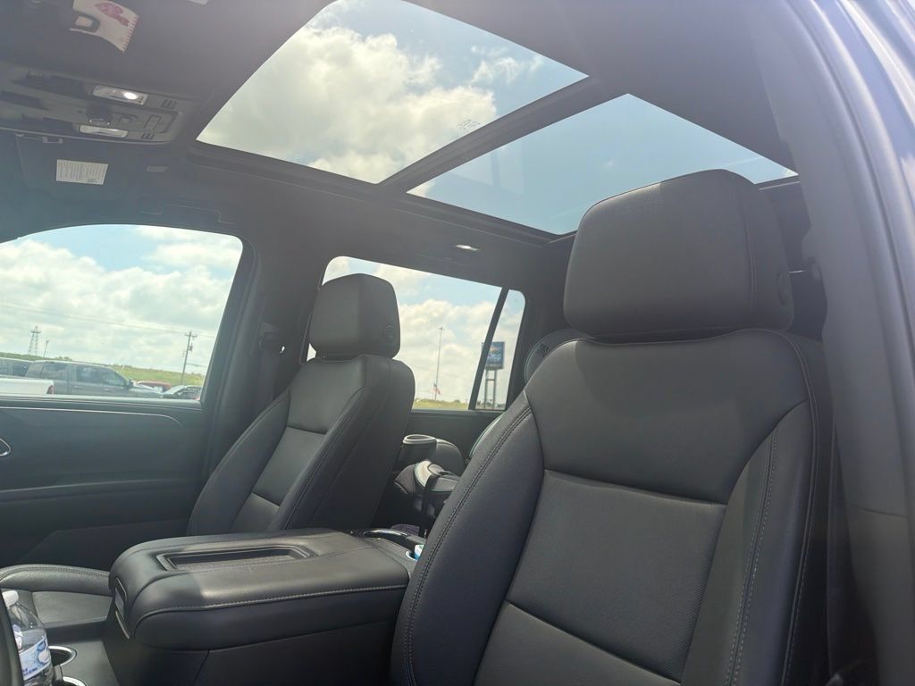 Used 2023 Chevrolet Suburban Z71 w/ Max Trailering Package AWD/4WD image 8
