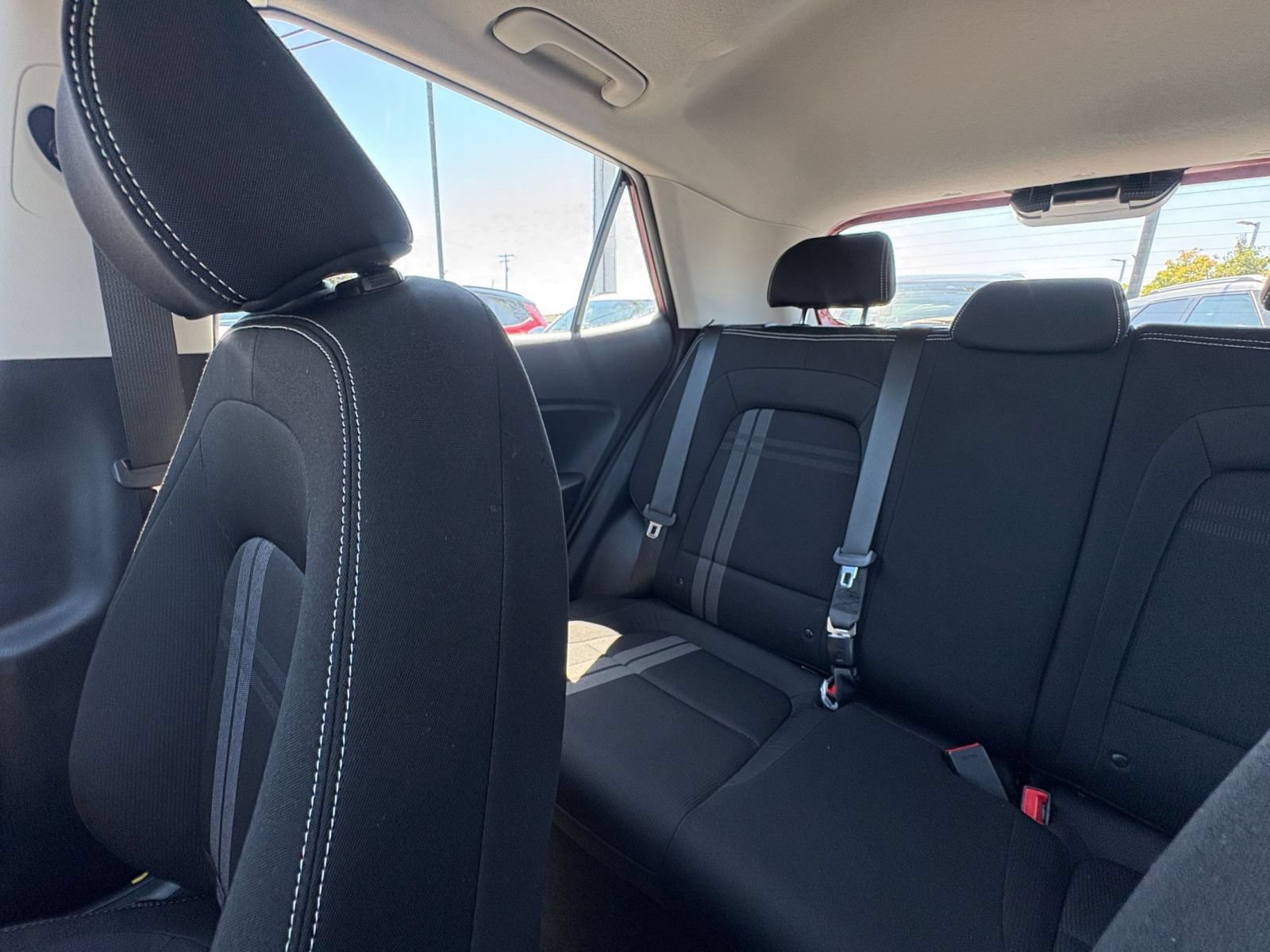 Used 2025 Hyundai Venue SEL FWD image 39