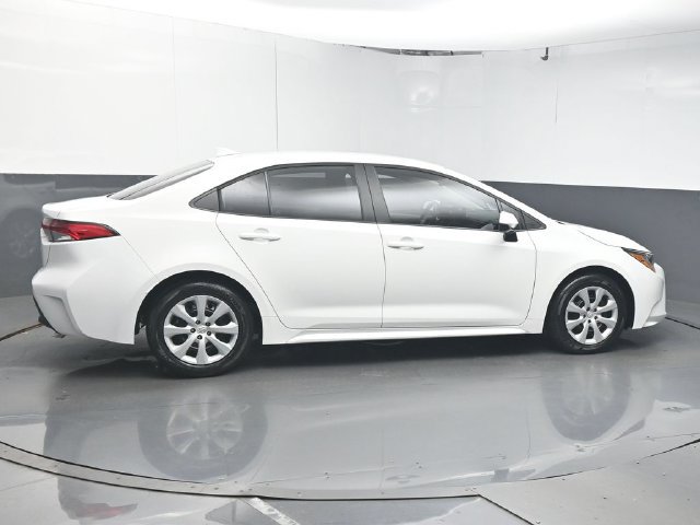 Used 2024 Toyota Corolla LE FWD image 8