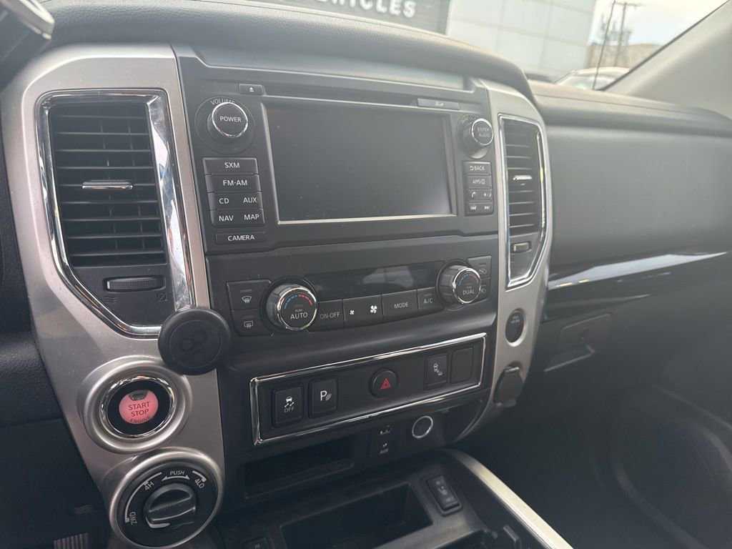 Used 2017 Nissan Titan SV AWD/4WD image 13
