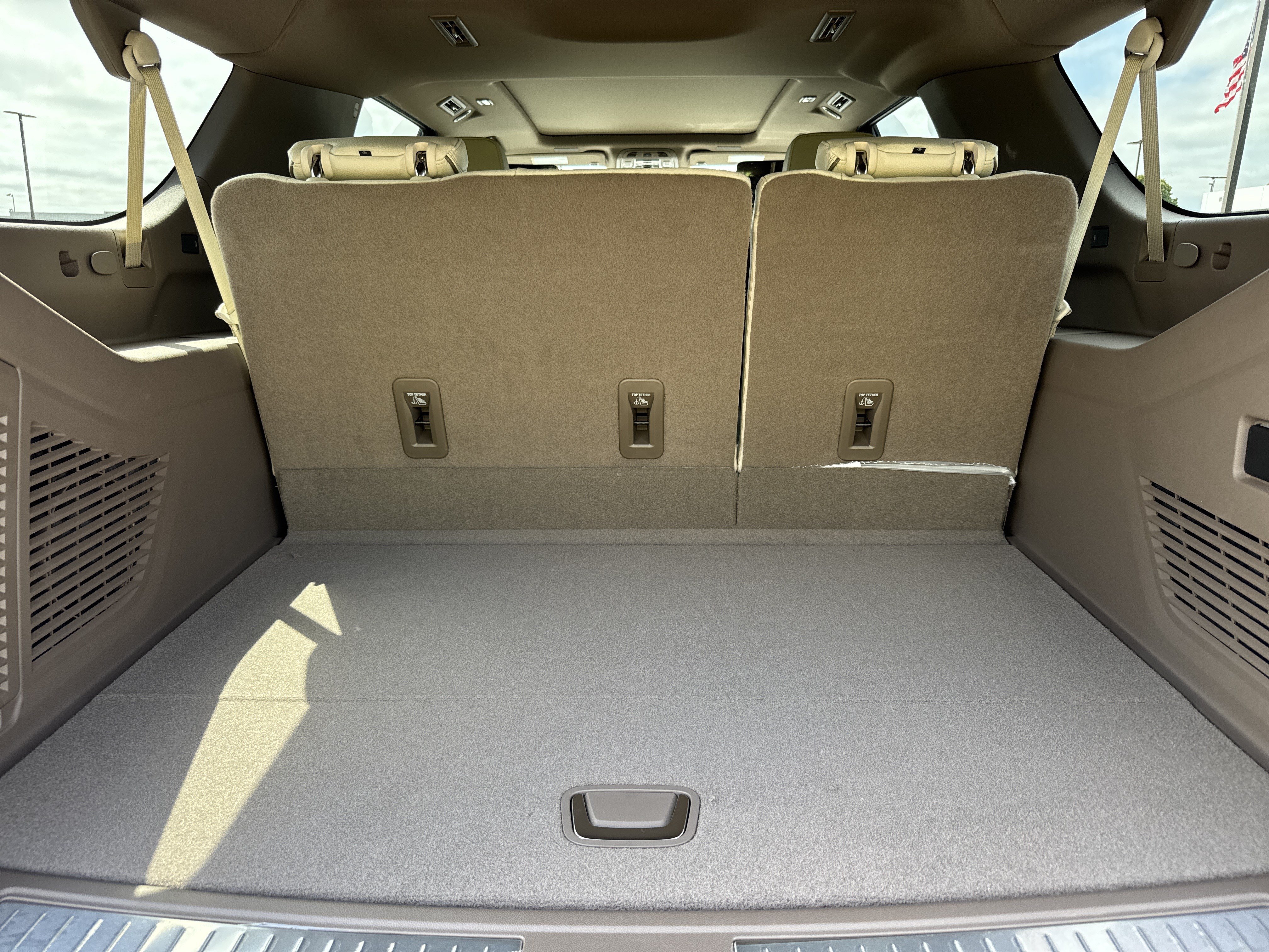 New 2026 GMC Yukon XL Denali w/ Denali Reserve Package RWD image 37