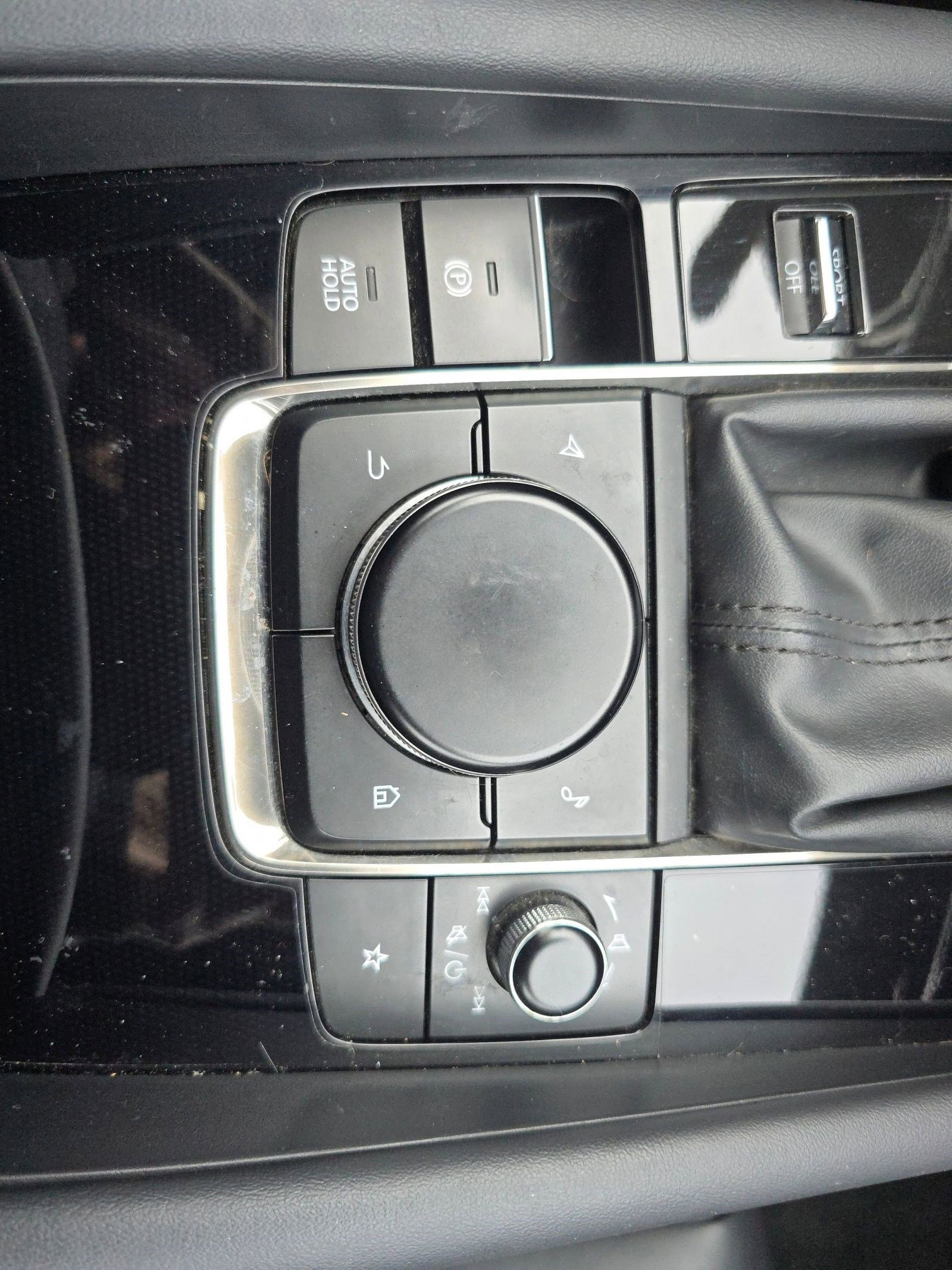 Used 2021 MAZDA MAZDA3 s image 26