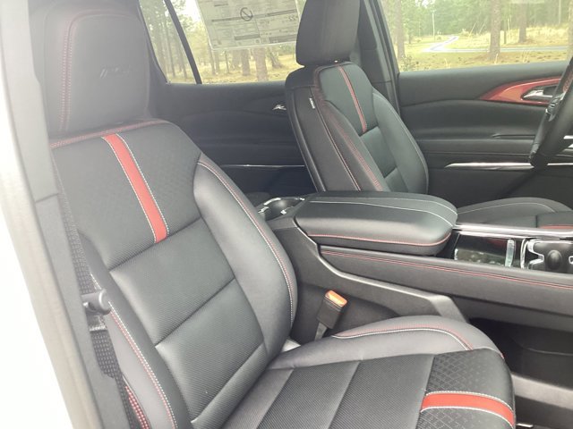 New 2026 Chevrolet Traverse RS w/ LPO, Floor Liner Package FWD image 24