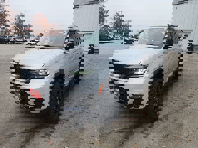 New 2025 Jeep Grand Cherokee L Limited image 3