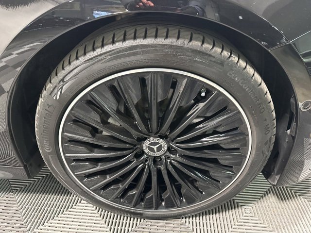 Used 2024 Mercedes-Benz E 350 4MATIC Sedan image 9