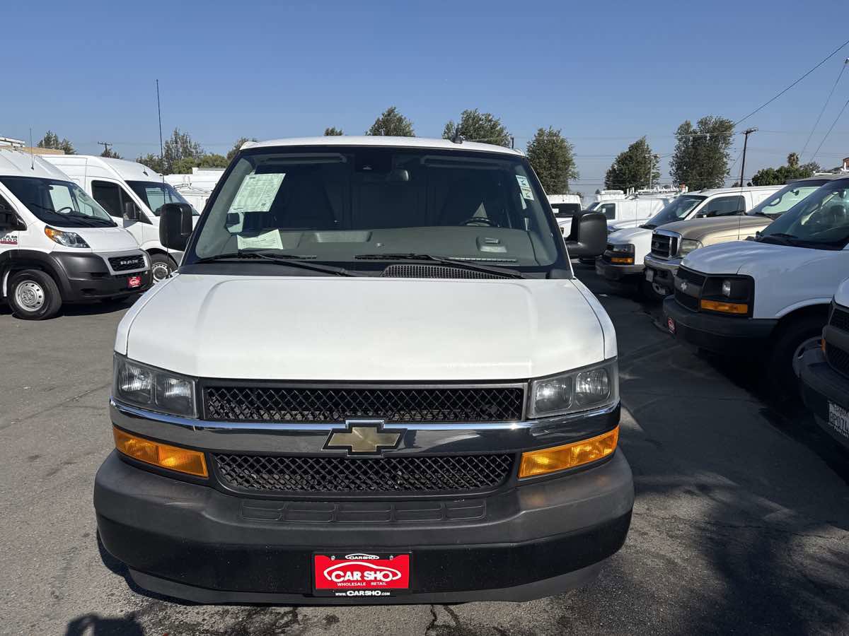 Used 2019 Chevrolet Express 3500 w/ Driver Convenience Package image 2