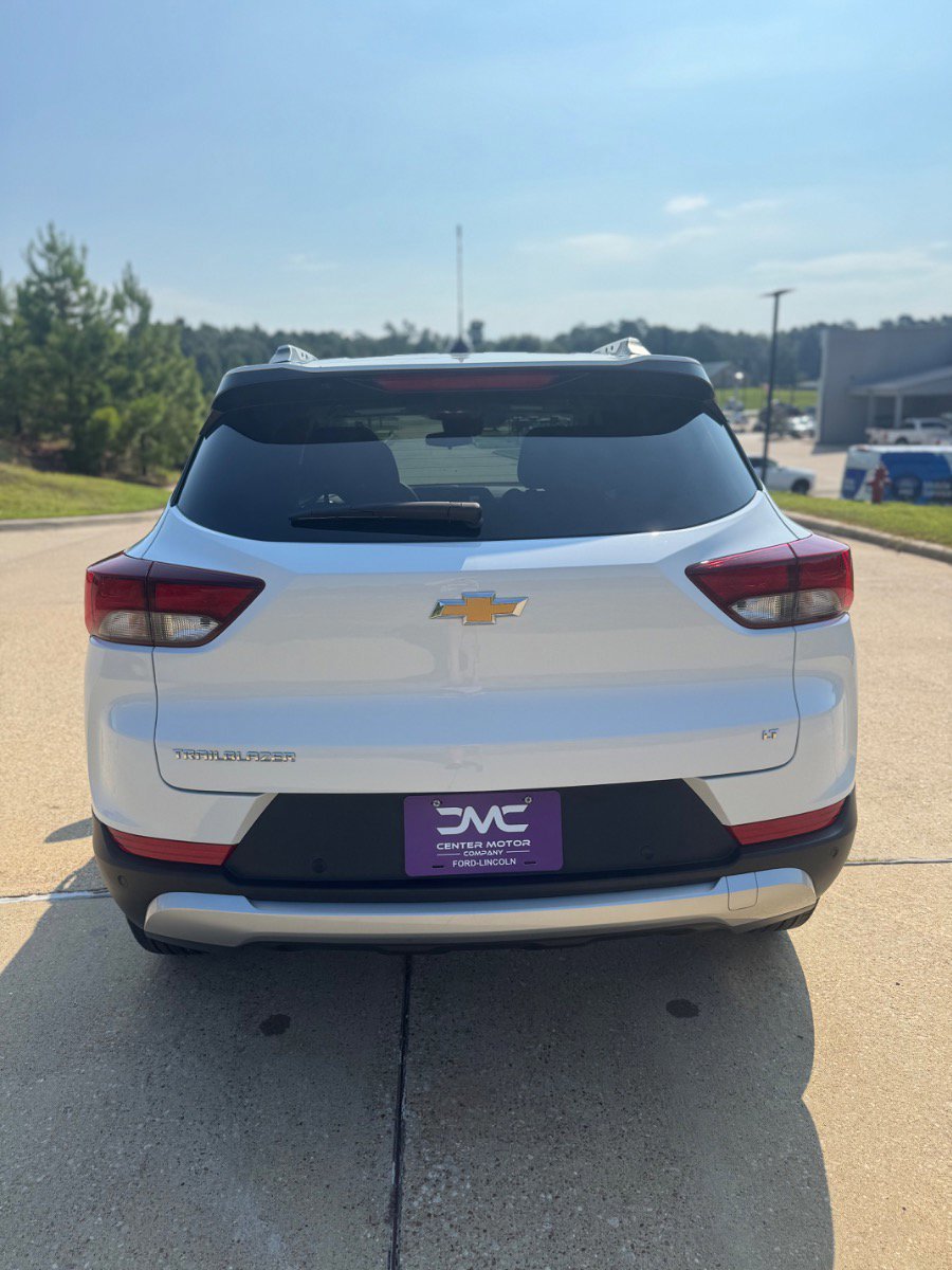 Used 2024 Chevrolet TrailBlazer LT w/ Driver Confidence Package image 6