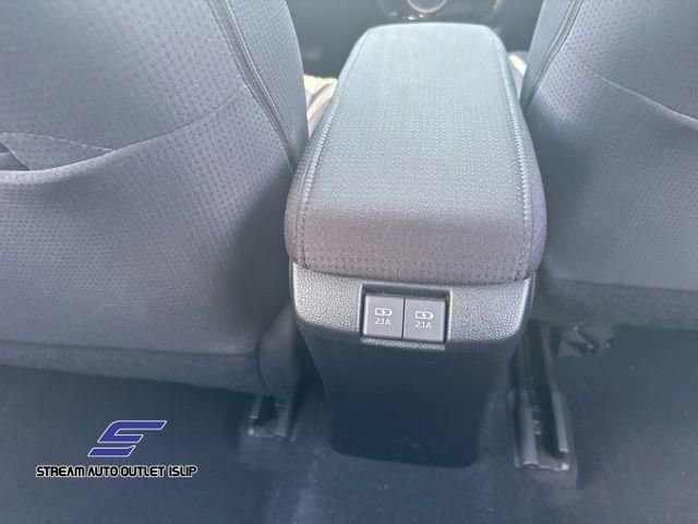 Used 2022 Toyota Prius Prime LE image 16