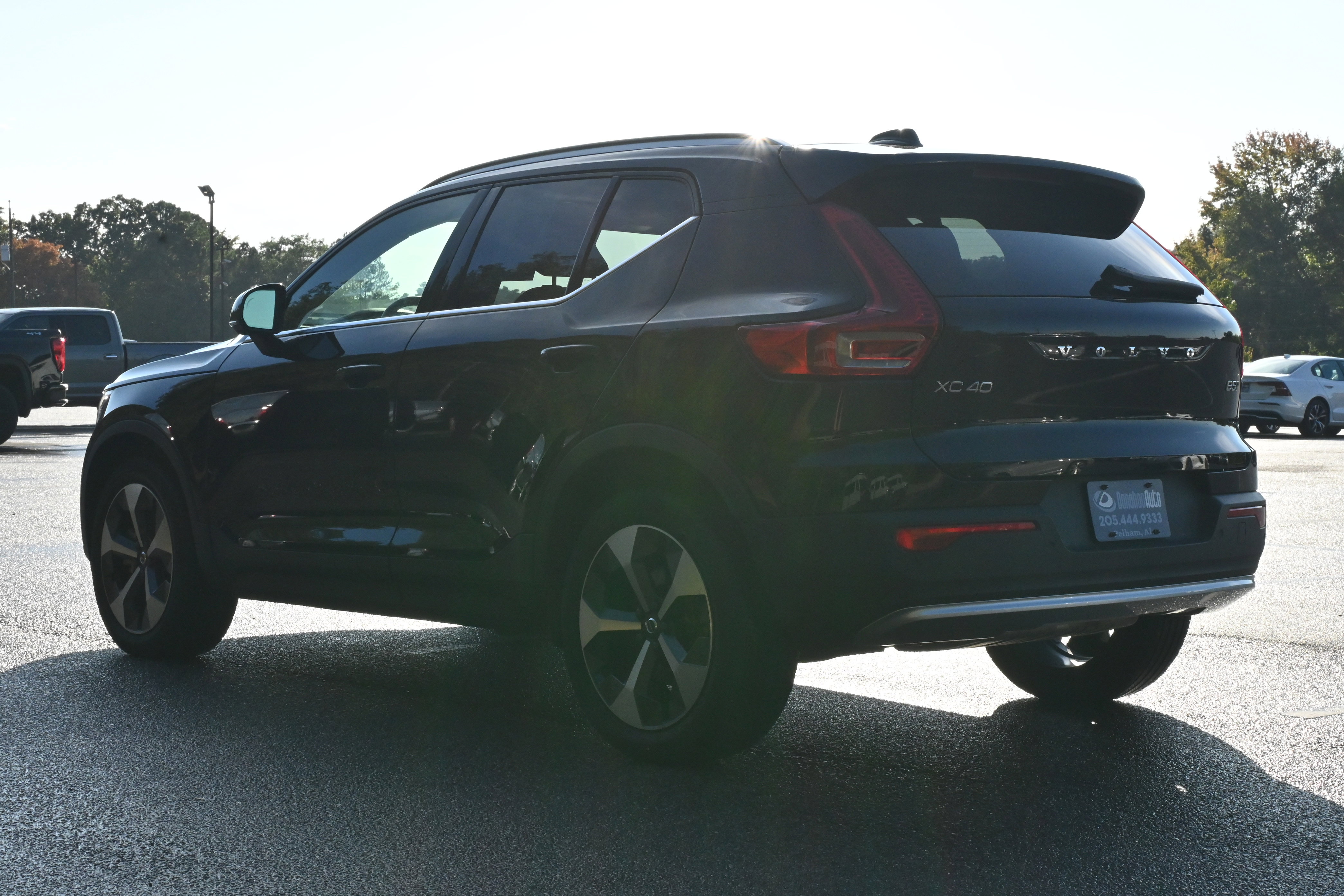 Used 2025 Volvo XC40 B5 Plus image 7