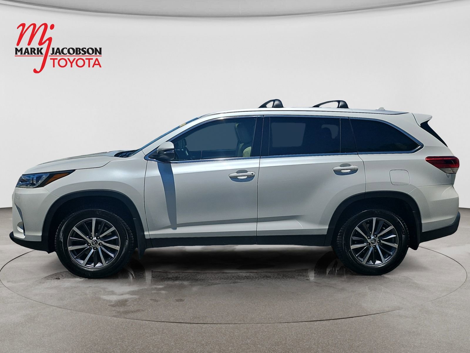 Used 2019 Toyota Highlander SE AWD/4WD image 9