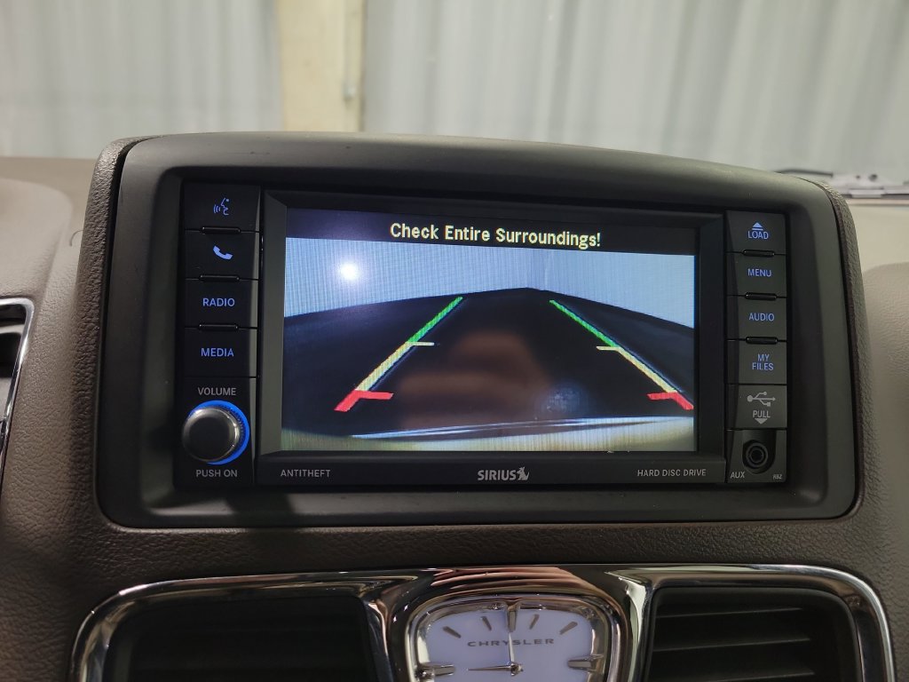 Used 2012 Chrysler Town & Country Touring-L w/ Driver Convenience Group FWD image 22