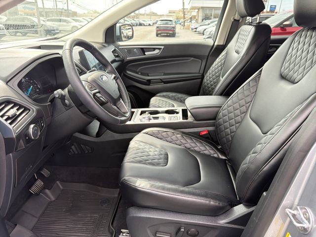 Used 2024 Ford Edge Titanium image 12